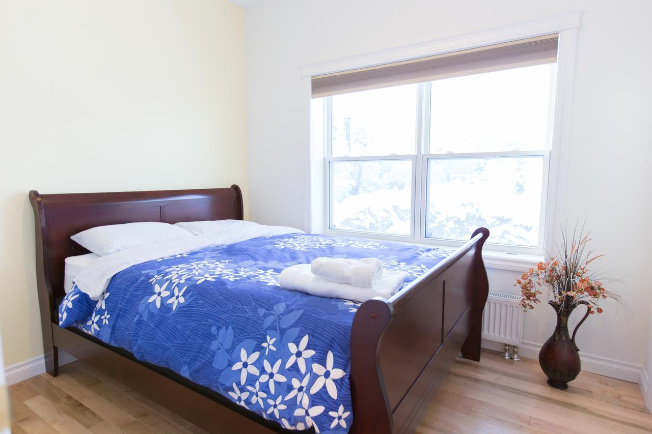 Aurora Deluxe Guest House Йелоунайф Екстериор снимка